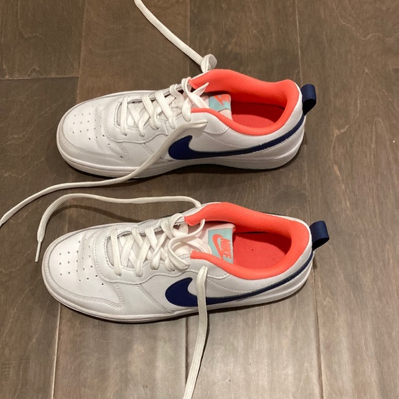 Nike - Picture 1 of 2